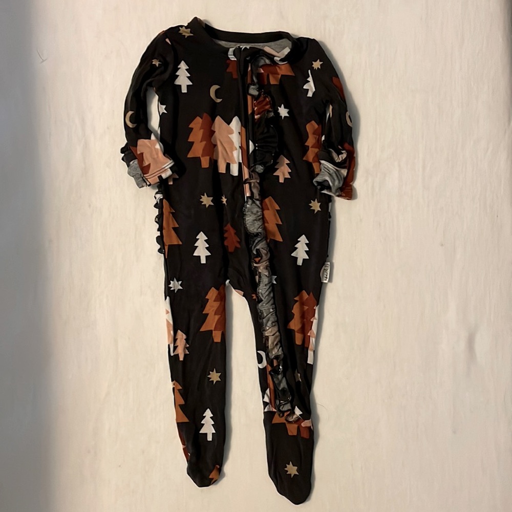 Gigi and Max - Newborn Bamboo Ruffle Footie